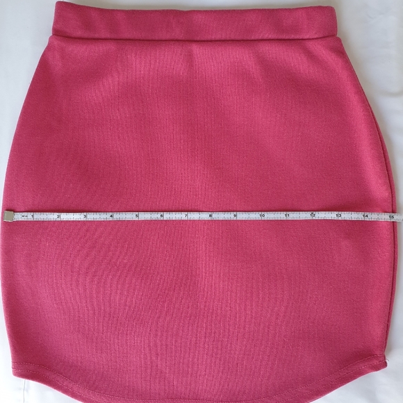 Missguided pink miniskirt - Picture 4 of 7